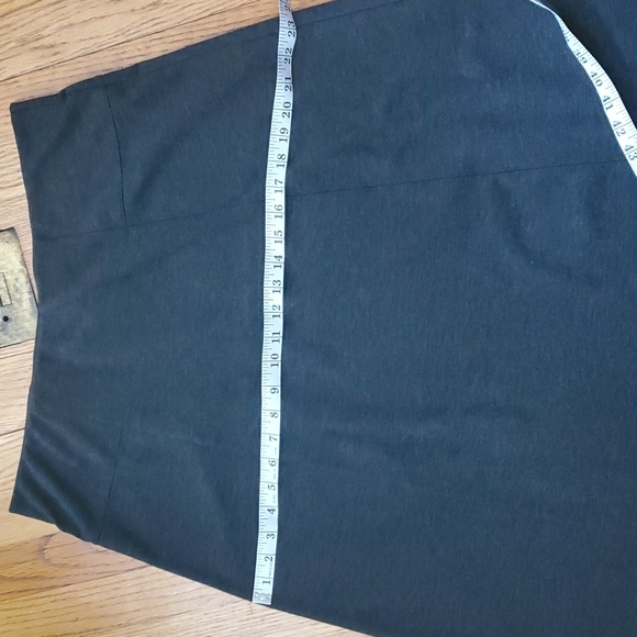 Dana Buchman charcoal gray midi length skirt - Picture 8 of 11